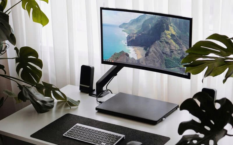 Isometric illustration of various tech gadgets: computer screen, tablet, laptop, phone, camera, router, and USB drive, in blue shades, conveying a modern tech theme. Isometric illustration of various tech gadgets: computer screen, tablet, laptop, phone, camera, router, and USB drive, in blue shades, conveying a modern tech theme.